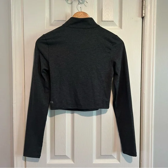 IVL Cropped Half Zip in Grey - Size Small - Picture 9 of 9